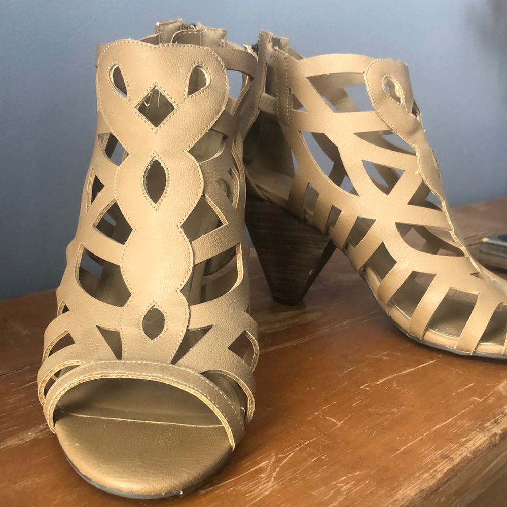 Open toe faux leather chunky heels